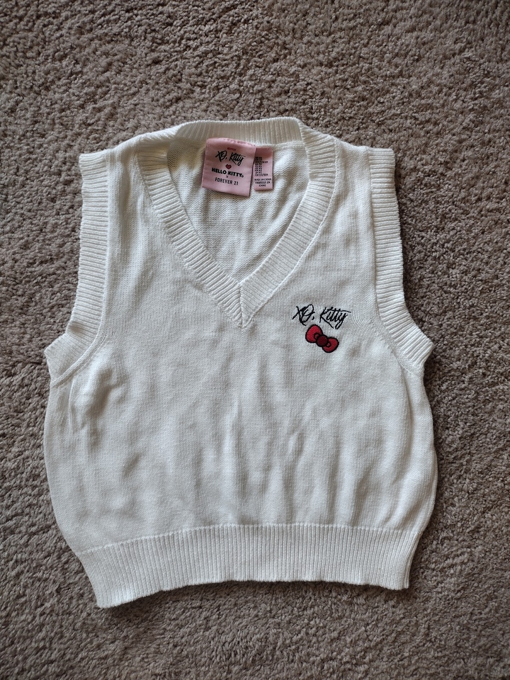 Forever 21 x Hello Kitty White Knit Sleeveless V-Neck Sweater Vest Size XS